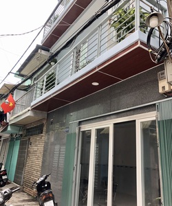 Bán nhà hẻm số 3 Thành Thái, Q.10, 3 tầng mới đẹp, giá 5,6 tỷ TL