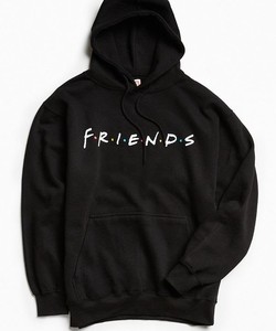 Cần bán: Áo nỉ hoodie thêu chữ friends tại quận 4