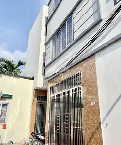 Bán nhà xây 3 tầng tại La Phù vị trí trung tâm gần trường,chợ tiện sinh hoạt