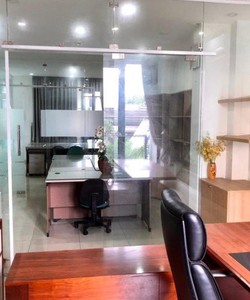 Cho thuê tầng trệt 100m2 với tầng 1 118m2, có tầng hầm để xe