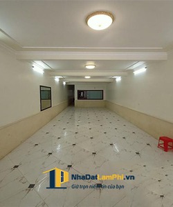 Cho thuê gấp căn nhà 2t 160m2 đường rộng 8m, kd cực tốt phố Văn Cao