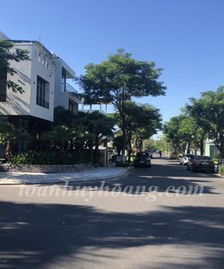 Bán biệt thự 3 tầng Euro Village 250m2 Giá 21.5 Tỷ 4PN