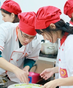 Khai giảng khóa học nấu ăn gia đình buổi tối