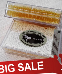 Mật ong bánh tổ thảo mộc hộp 600gr tặng 2 hũ mật ong hoa bạc hà hoa nhãn