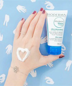 Kem dưỡng tay Bioderma Atoderm Mains Ongles