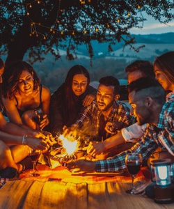 Cho thhuee người yêu đi chơi ,đi ăn ,xem phim , giá rẻ