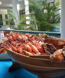 Đặt tiệc bãi biển Đà Nẵng