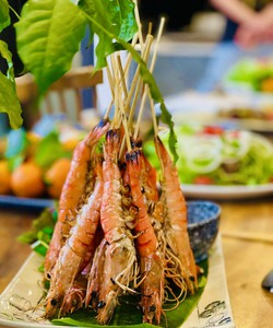 Đặt Tiệc Bãi Biển Đà Nẵng hot hòn họt