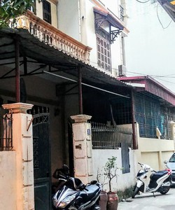 Nhà đẹp phân lô quân đội tại Lý sơn,ô tô vào nhà,KD tốt.Sàn 57m2x2.5Tầng MT4.6m 4.5 tỷ.