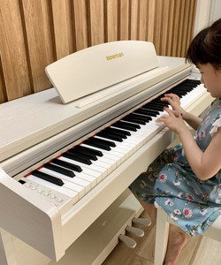 Bowman Piano CX250 phù hợp với các bé mới bắt đầu học PIANO lâu dài