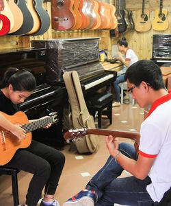 Khóa học đàn Guitar ở Hà Nội dành cho người mới bắt đầu