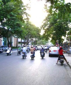Bán gấp mặt phố Ngọc Khánh,Ba Đình, ô tô tránh, kinh doanh sầm uất,98m2 x 4T.