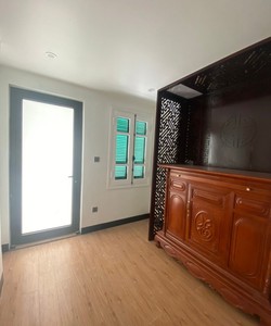 Bán nhà 3 tầng phố Bắc Cầu, ô tô đỗ cửa, hiện đại, 48m2, 2.6 tỷ