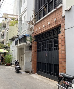 Cho thuê 2 căn nhà liền kề hẻm rộng 6m số 149 Lê Thị Riêng, Quận 1: diện tích mỗi căn 4.6m x 16m, căn 1 lầu và căn 2 lầu