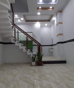 Nhà giá rẻ 41m2 giá chỉ nhĩnh 4 tỷ 1 trệt, 2 lầu, sân thượng trước sau.Bình Tân