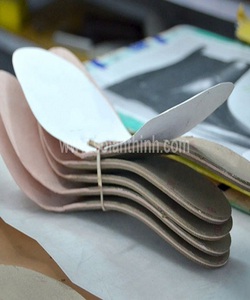 Vải không dệt xăm kim làm phụ liệu lót giày dép