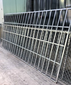 Làm khung sắt bảo vệ sân thượng