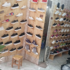 Cả núi Giày Slip on đây ạ mua sắm online 