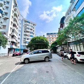 bán nhà phố nguyễn hoàng mua sắm online 