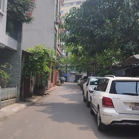 bán nhà nguyễn chí thanh mua sắm online 