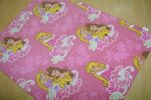 Chăn mỏng Disney Công chúa các màu cho bé gái.