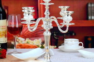 Chân nến sang trọng - Đạo cụ trang trí tiệc cưới