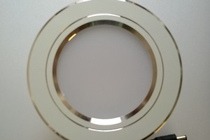 Đèn LED đổi 3 mầu Maxzen