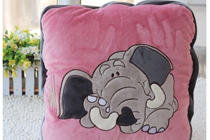 Chăn gối điều hòa 2 trong 1 hình voi con