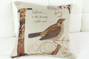 Vỏ gối chữ L O V E