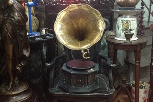 Máy hát loa kèn cần bán 