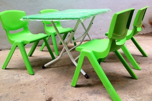 Bàn 200k ghế mầm non 80k  thanh lý