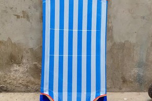 Giường lưới trẻ em giảm giá.