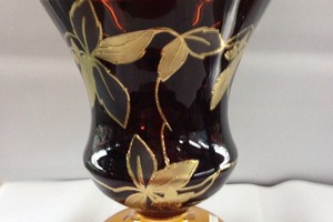 Bình hoa đắp nổi ánh vàng