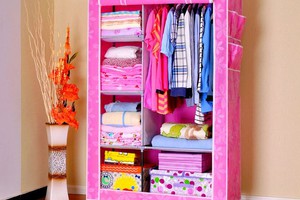 Tủ vải cỡ trung rèm thả khóa kéo 