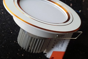 Downlight âm trần 3 màu A06-05 5W 140.000 có thương lượng