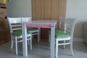 Bàn ăn hiện đại