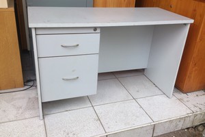 Bàn làm việc 2 hộc xám