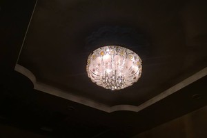 Thanh lý đèn treo phòng khách mới 99%