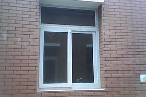 Cửa sổ 2 cánh mở trượt. Kính an toàn trắng 6,38mm