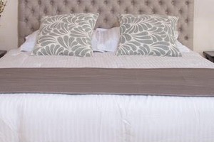 Giường ngủ Châu Âu 03