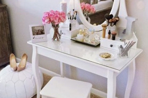 Bàn trang điểm - TD002