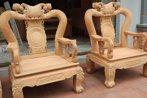 Bộ bàn ghế trạm khắc Minh quốc đào gỗ gõ đỏ cột 10.