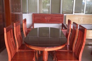 Bàn ghế ăn giả cổ ( gỗ trẹo ).