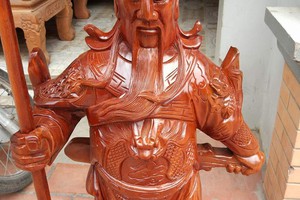 Tượng Quan Công cao 70 gỗ xà cừ.
