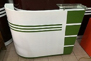 Bàn quầy lễ tân màu xanh lá dài 1,2m QLT12XL
