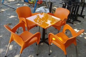 Bàn ghế nhựa đúc giá gốc của nhà sản xuất