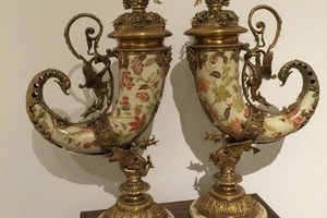 Đôi Tù Và bọc đồng Châu Âu hàng xưa.