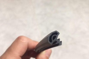 Ron cao su cửa gỗ bản 10mm.