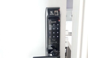 Khóa cửa vân tay Klock P9 sản xuất tại Hàn Quốc