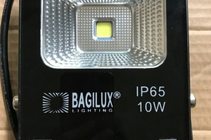 Đèn pha LED (vỏ đen) 10W/ 20W/ 30W/ 50W/ 100W/ 150W/ 200W  – Bagilux.